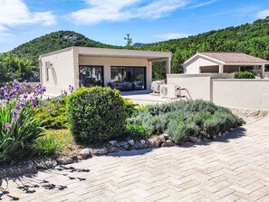 Property grounds - Villa Silentio Luxury with pool,jacuzzi sauna by Interhome (Prapatnica)