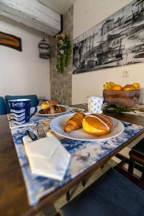 Dining - Apartment "Schiffsruder" mit Blick auf die Innenstadt by Interhome (Senj)