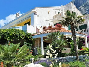 Exterior - Villa Margitta mit Pool, Tennisplatz und Meerblick by Interhome (Drašnice)