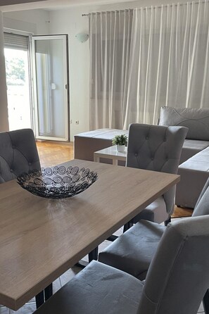 Dining - Kinderfreundliches Appartement mit Garten by Interhome (Split/Stobreč)