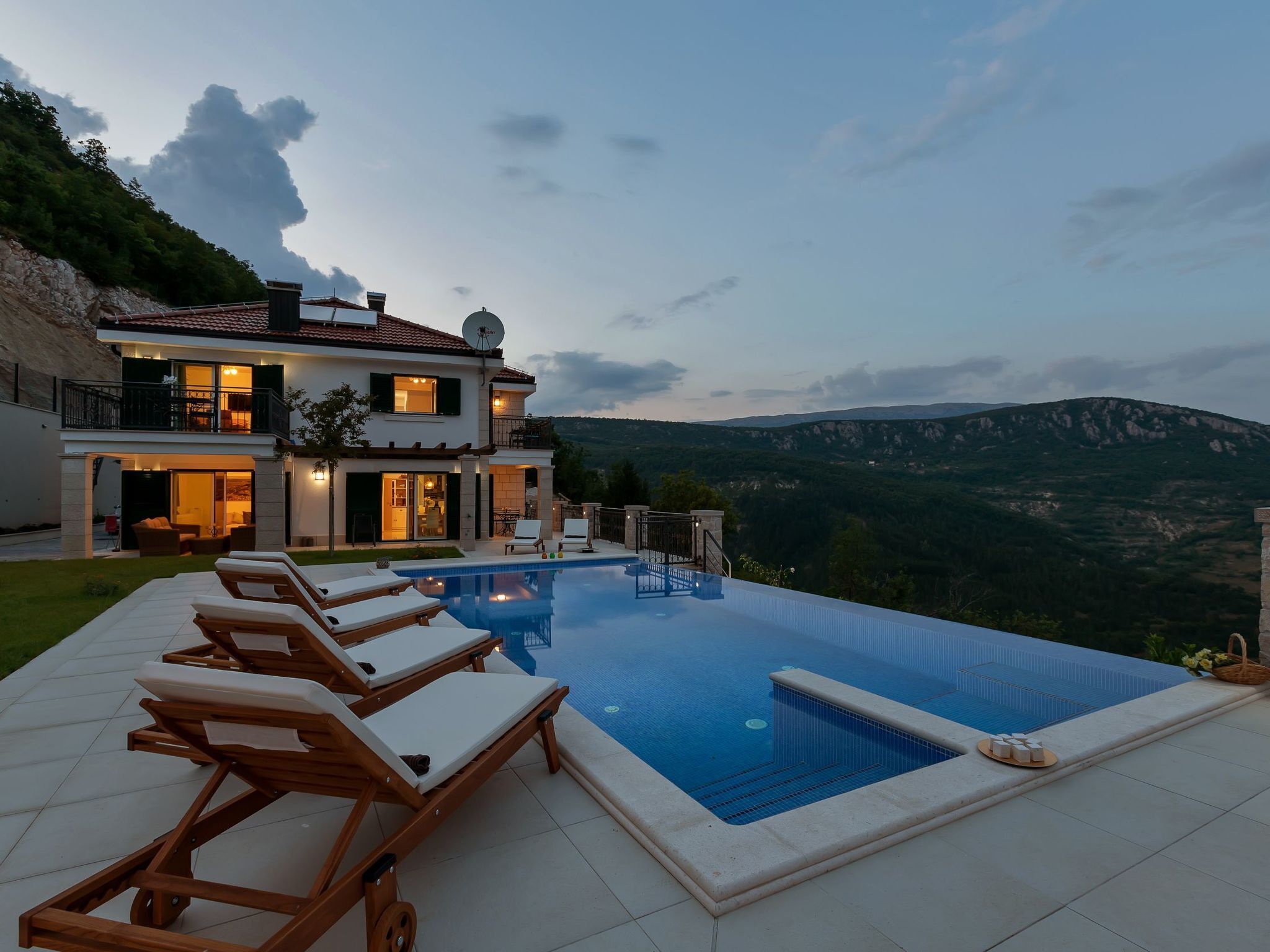 Et oppvarmet basseng