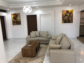 Interior - Sweet Urban Teranga: Very well located apartment. Near the corniche, the center (Dakar)