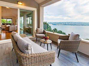 Terrace/patio - Villa Majestic Vista - Privater Pool by Interhome (Omiš/Lokva Rogoznica)