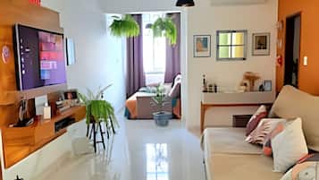 Quarto casal | Escrivaninha, espaço de trabalho para notebook, Wi-Fi de cortesia