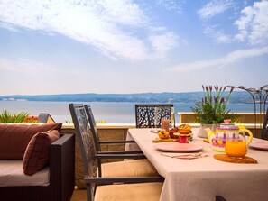 Outdoor dining - Villa Allegra by Interhome (Omiš)
