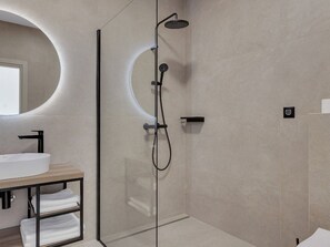Towels - Villa LiTo - Apartman 2. with balcony and seaview by Interhome (Brela)