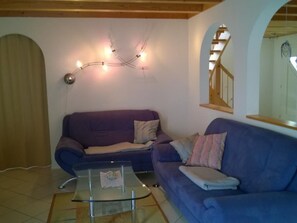 TV, DVD player - Top Ferienhaus by Interhome (Seelisberg)