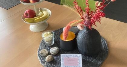 GemĂŒtliche Parterre-Ferienwohnung mit Terrasse by Interhome