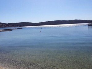 Beach - Wohnung mit Blick auf das Wasser by Interhome (Trogir)