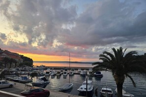 Marina - "Antun" am Strand by Interhome (Korčula/Račišće)