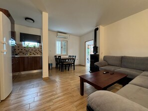 TV, fireplace - Gemütliche Wohnung Crno by Interhome (Crno)