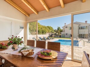 Dining - Villa 'Villa Mare' mit privatem Pool by Interhome (Trget)