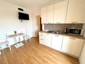 Fridge, microwave, cookware/dishes/utensils - Julie 2 by Interhome (Crikvenica/Jadranovo)