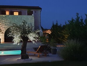 Exterior - Charmante Villa Histra mit Pool und großem Garten by Interhome (Bokordici)