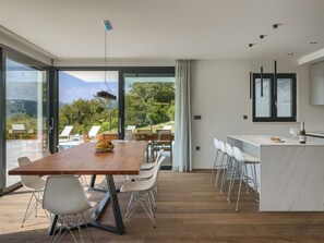 تناول الطعام