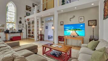 Smart-TV, Videospiele, Tischfußball, Bücher