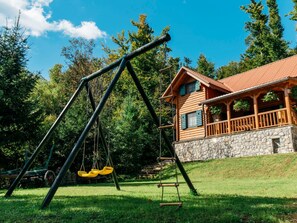 Children’s area - IDEAL FÜR FAMILIEN, PAARE UND NATURLIEBHABER by Interhome (Lokve)