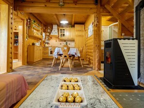Dining - IDEAL FÜR FAMILIEN, PAARE UND NATURLIEBHABER by Interhome (Lokve)
