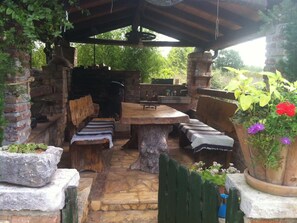 Outdoor dining - Ferienvilla Lucia mit Pool und eigenem Tennisplatz by Interhome (Poreč/Funtana)