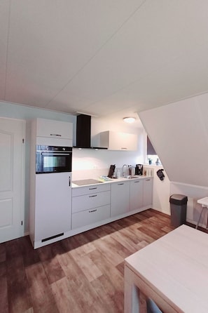 Fridge, microwave, oven, dishwasher - "Yesser" mit eigener Terrasse by Interhome (Buren FR)