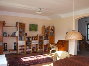 المنشأة من الداخل