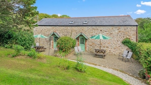 Exterior - Idyllisches Landhaus mit wunderschönem Garten by Interhome (Draynes)
