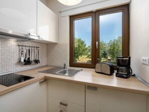Fridge, microwave, cookware/dishes/utensils - Residence Mala 3 by Interhome (Poreč/Funtana)