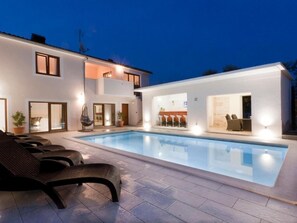 Pool - Wohnung "Viola Marija" mit Terrasse by Interhome (Pula)