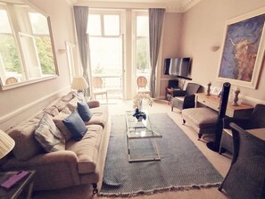 Living area - in Warwick Sq. im Zentrum von London" by Interhome (Pimlico)