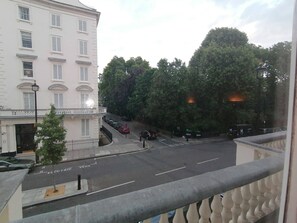 Property grounds - in Warwick Sq. im Zentrum von London" by Interhome (Pimlico)