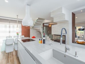 Frigorifero, microonde, forno, lavastoviglie