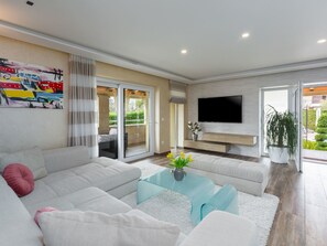 Fireplace - Villa Anabel bei Porec mit Pool, Jacuzzi und Sauna by Interhome (Poreč/Kaštelir)