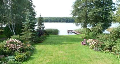 Glücksurlaub mit Hund am See by Interhome