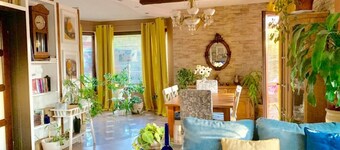 Magnolienhaus mit Sauna und Jacuzzi by Interhome