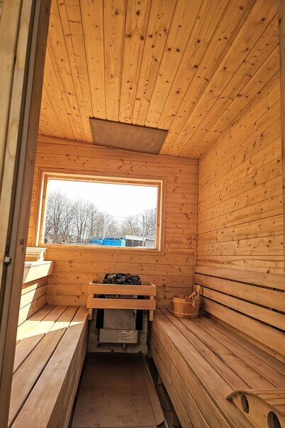 Ganzjährig bewohnbares Ferienhaus - rot by Interhome