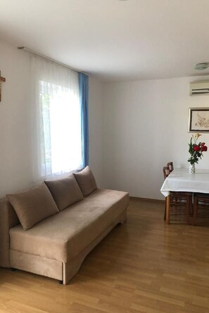 TV - in Fažana mit Garten und Terrasse by Interhome (Fažana)
