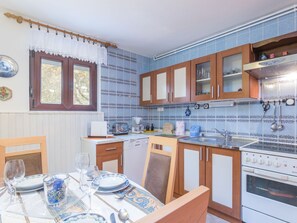 Fridge, microwave, oven, dishwasher - Natalia 1 by Interhome (Dracevac)