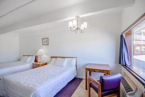 Bügeleisen/Bügelbrett, kostenloses WLAN, Bettwäsche