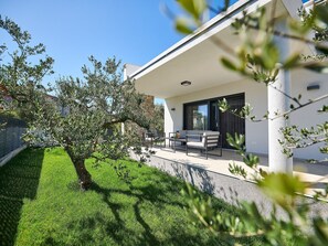 Terrace/patio - Villa Dolcea - Elegant und stilvoll mit Pool by Interhome (Buje)