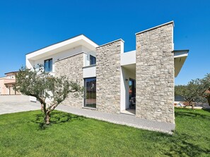 Exterior - Villa Dolcea - Elegant und stilvoll mit Pool by Interhome (Buje)