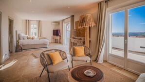 Living area - LA CROIX-VALMER - SEA VIEW VILLA - INFINITY POOL - 5 BEDROOMS (LA CROIX VALMER)