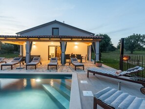 A heated pool - "Villa Bibali" mit privatem Pool by Interhome (Buje)