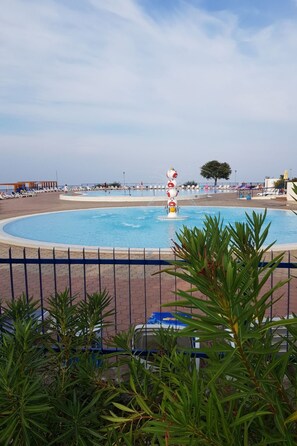 Pool - Wohnung Hama Komunela mit Garten und Stellplatz by Interhome (Umag)