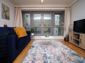 Living area - Zentrale Wohnung Bristol, 2 Betten, Balkon, Wi-Fi by Interhome (Bristol)