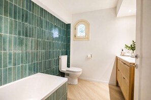 Bathroom - Semi-Detached House with Pool – 3 Bedrooms (GRIMAUD)