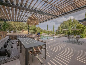 Outdoor dining - Bastide Villa with Swimming Pool – Le Plan de La Tour (LE PLAN DE LA TOUR)