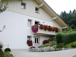 Exterior - mit sonniger Terrasse und Ausblick by Interhome (Prackenbach)