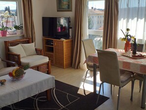 Dining - "Neue Wohnung" mit Privatparkplatz by Interhome (Pula)