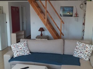 TV, fireplace - "Neue Wohnung" mit Privatparkplatz by Interhome (Pula)