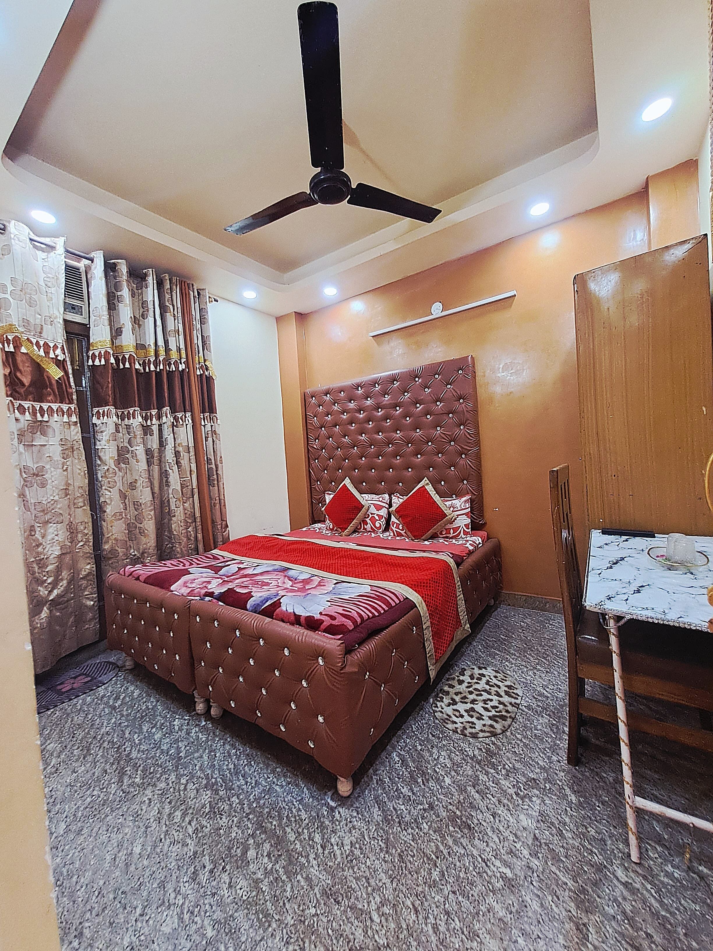 Dép đi trong nhà 